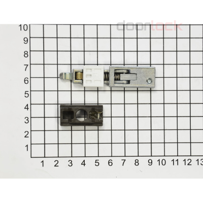 Устройство для удержания в открытом положении скользящей тяги для доводчиков GEZE Boxer